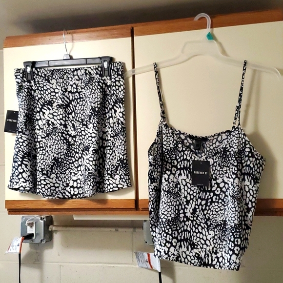 Cute set. Brand new top amd skirt - Picture 1 of 5